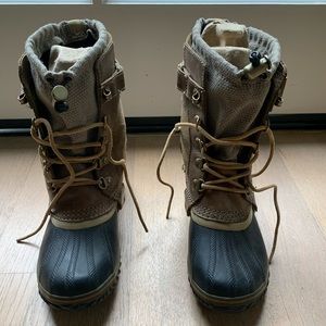 SOREL duck boots. Waterproof. Leather + Suede. Microfleece lining